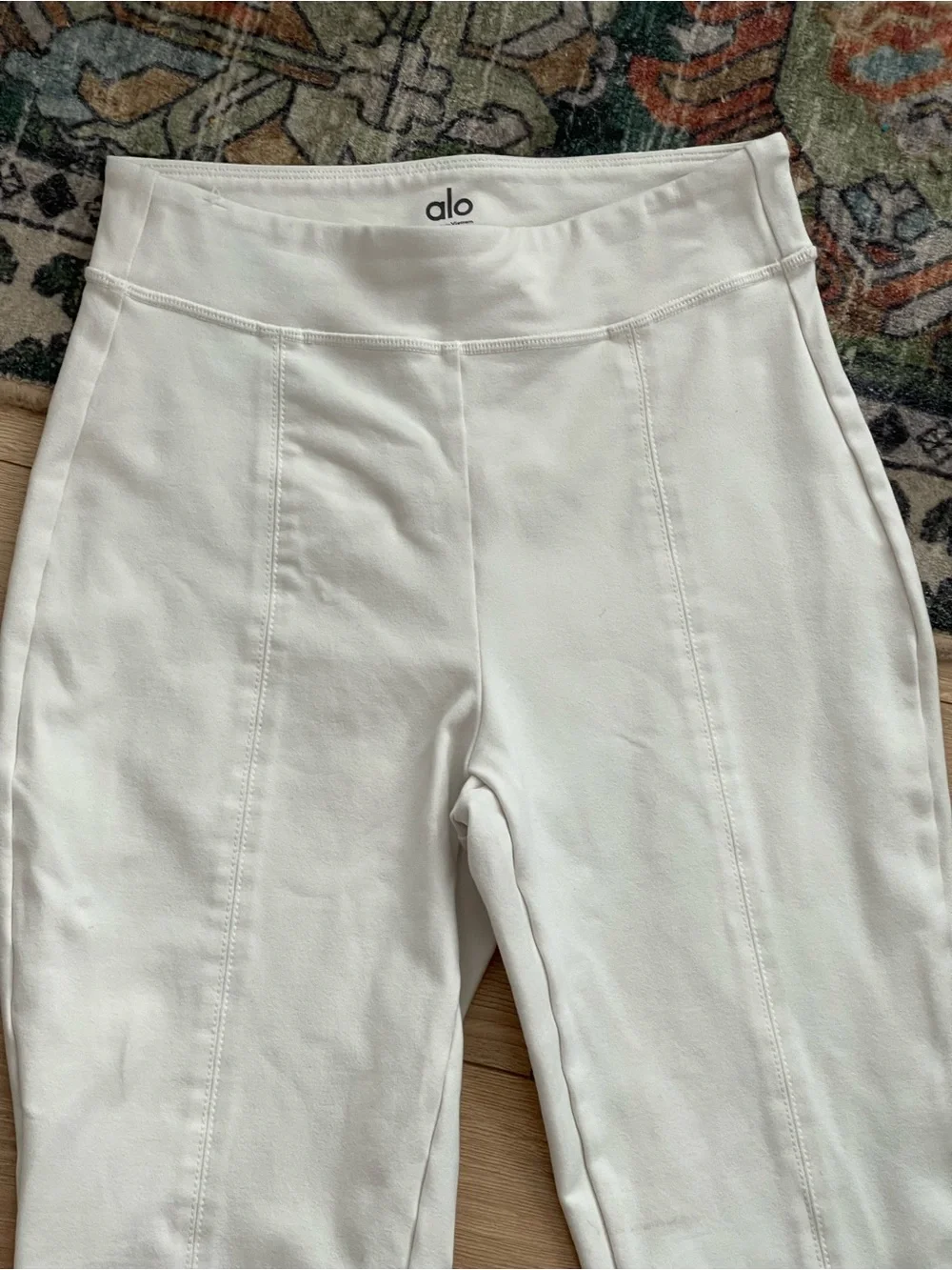 ALO YOGA Size XS woman Flare  open legs tight leggings pants